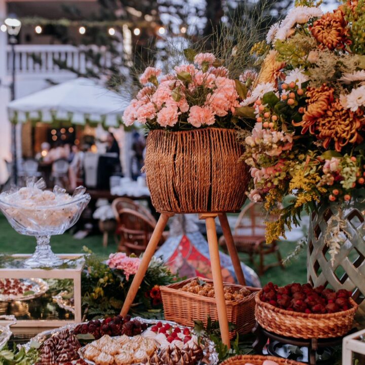 Paquete para tu matrimonio, incluye todo lo necesario para hacer de tu evento un éxito, con sabores de dulces variados. Envío disponible en Guayaquil.